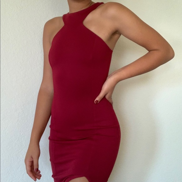 RED THIGH SLIT DRESS - Picture 3 of 4
